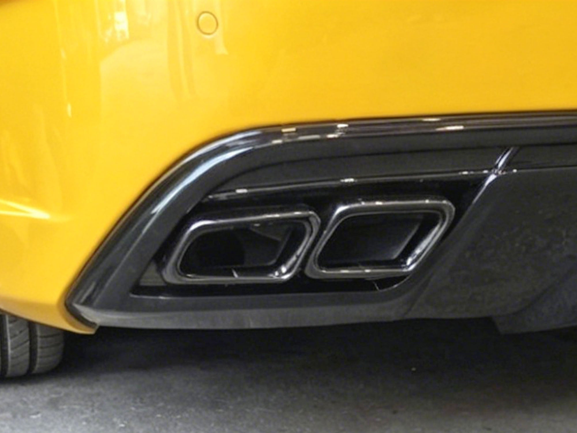 Auspuffblenden Auspuff Schwarz Glanz für Mercedes EKlasse W212 Facelift S Klasse W222 S65 AMG 2013+