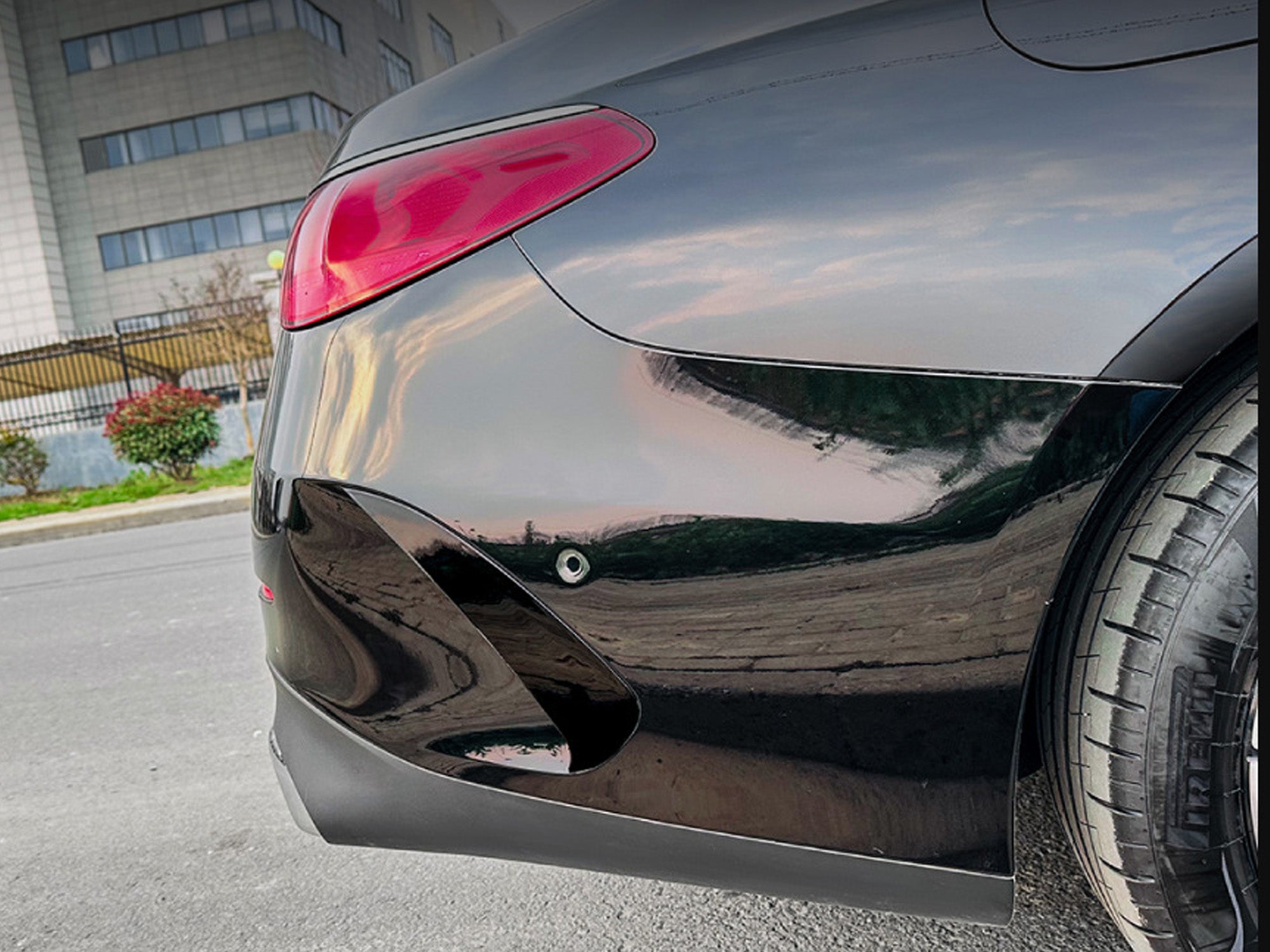 Stoßstange Heck Aero Flaps Canard Schwarz für Mercedes E Kl. W214  AMG Line 2023+