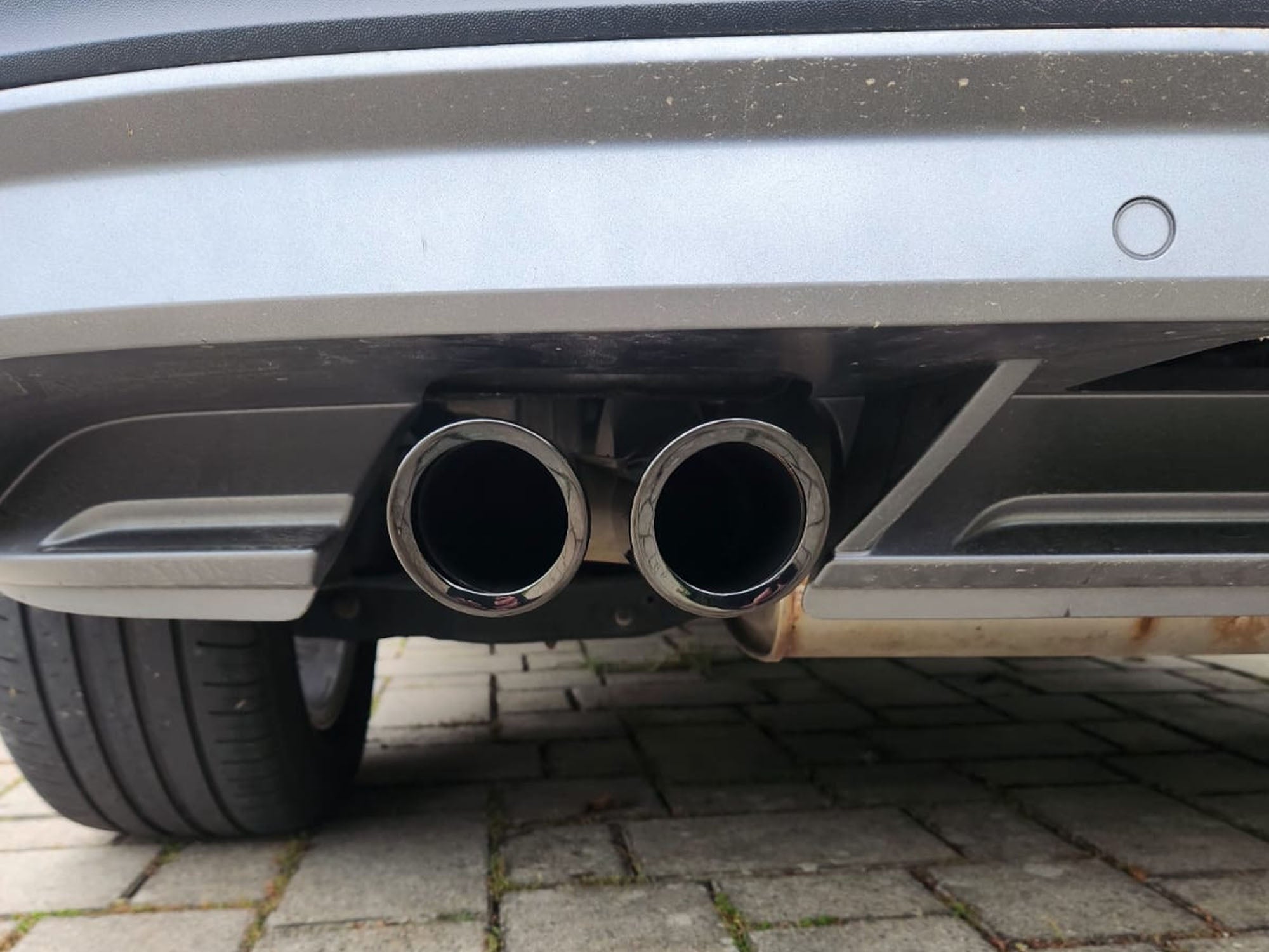 68mm Auspuffblenden Endrohre Schwarz für VW Scirocco 3 TSI Titan 2008-2017