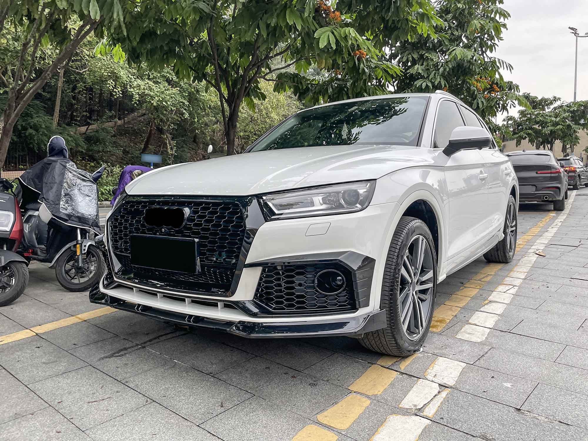 Wabengrill Kühlergrill Front Grill Schwarz Glänzend für Audi Q5 FY SQ5 2017-2020 mit PDC