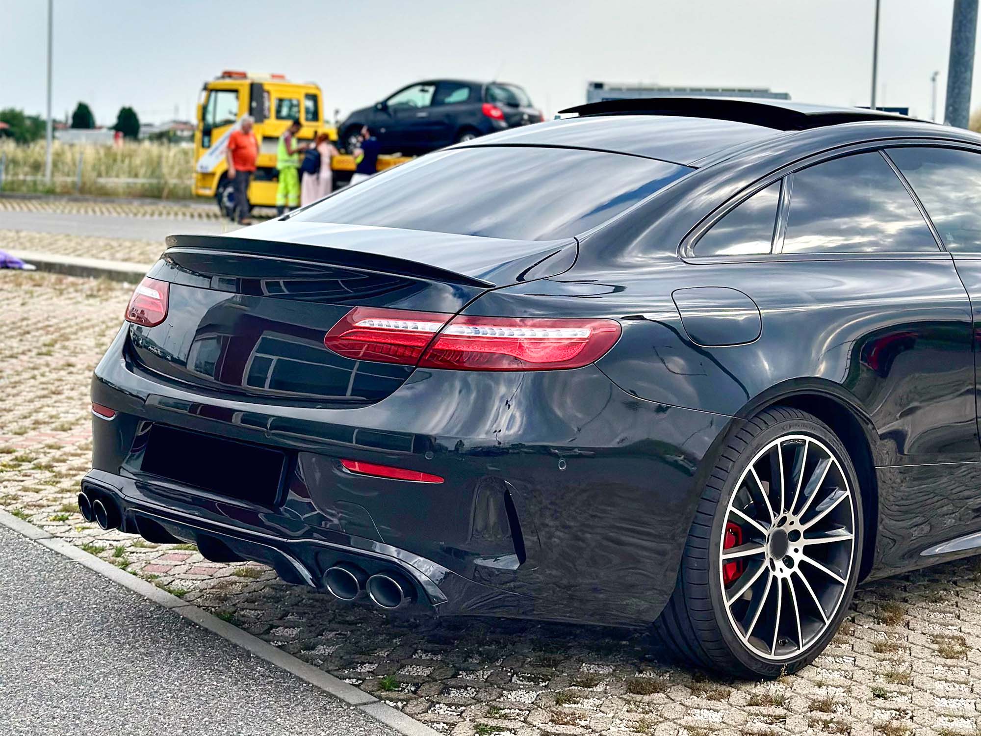 Diffusor Heckdiffusor + Auspuff Schwarz für Mercedes E-Klasse Coupe C238 A238 AMG Line 16-21