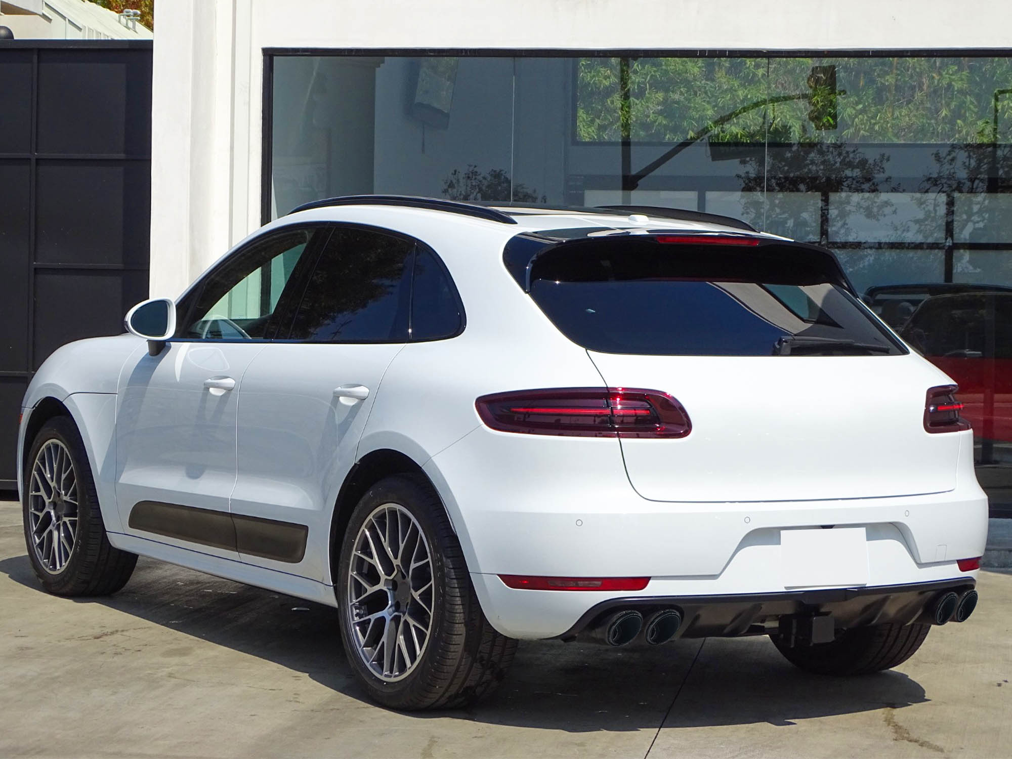 Sport Auspuff Blenden Doppelrohr Schwarz für Porsche Macan 95B 2.0L14-17 et221
