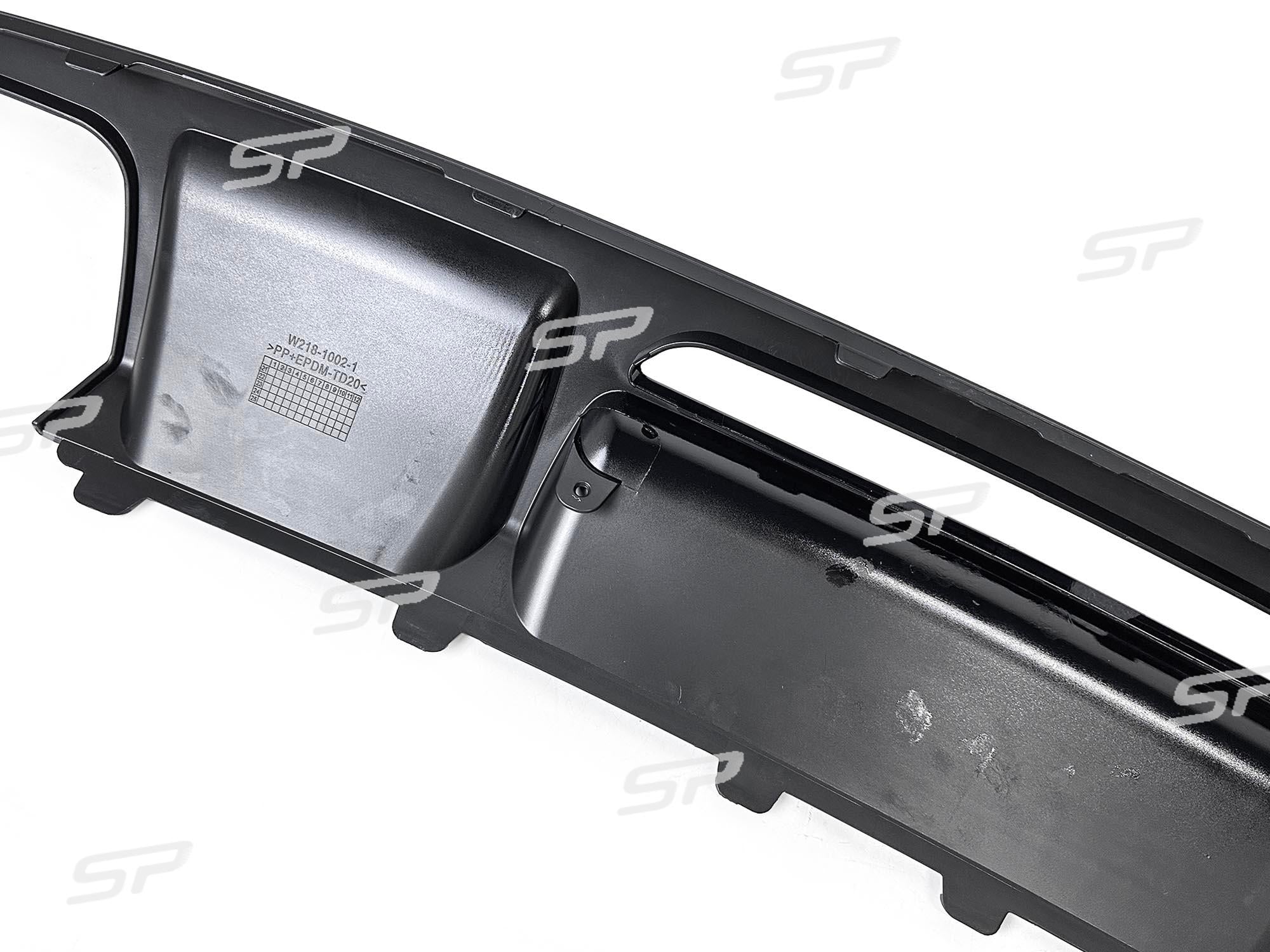 Schwarz Glanz Diffusor Silber Endrohre für Mercedes CLS W218 C218 AMG Line 2011-2017