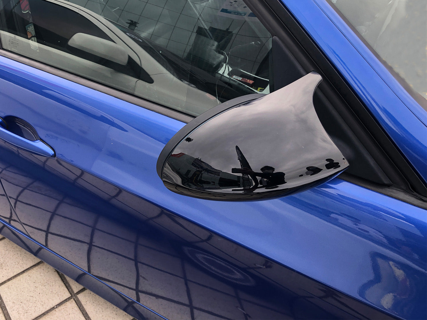 Auto Rück Seite Spiegel Deckt Kappe Für BMW E90 E91 E92 E93 E81 E87 E82 E88  Glänzend Schwarz/Carbon faser Ersatz