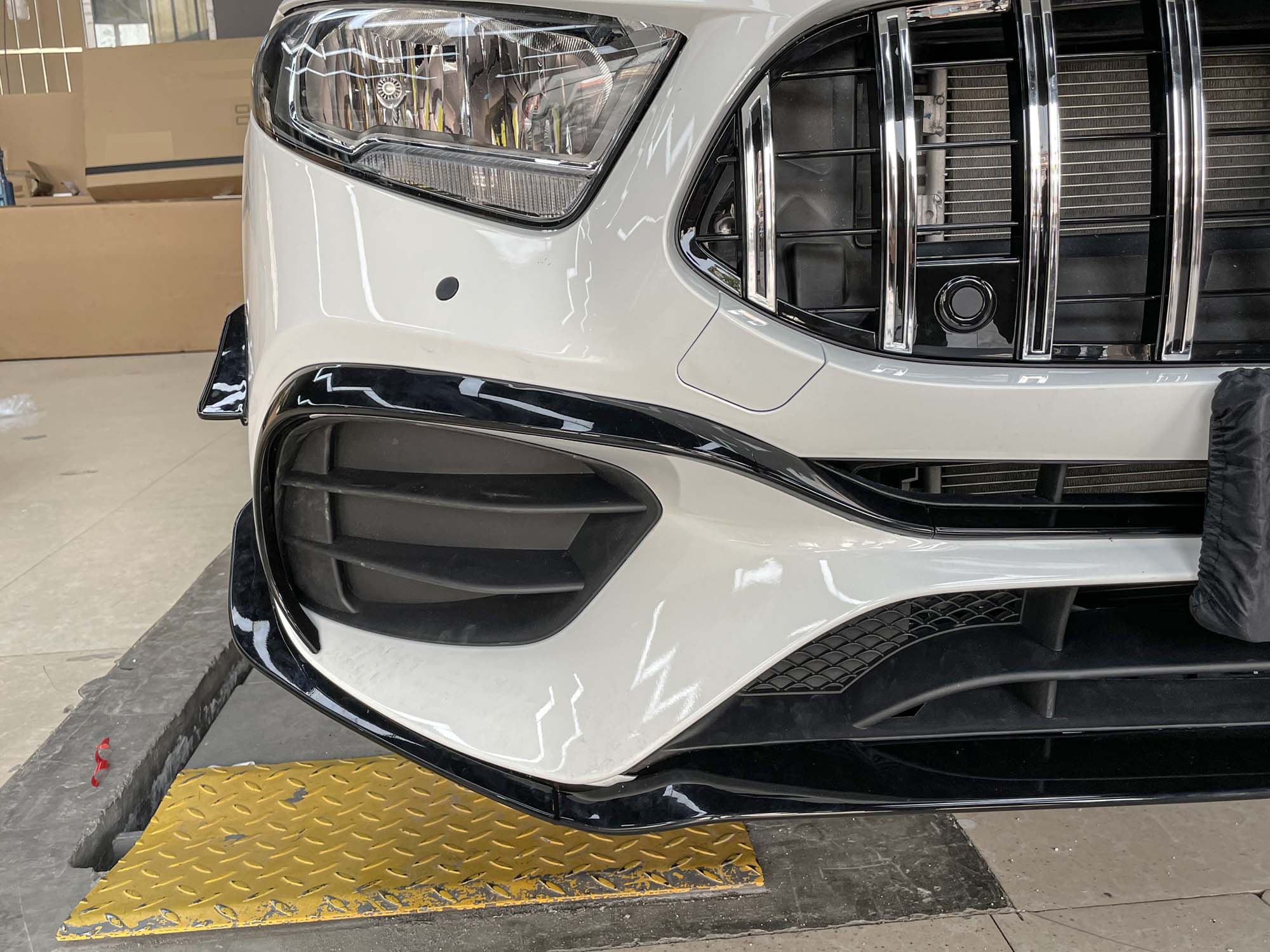 Frontansatz Front Splitter Spoiler Schwarz für Mercedes A Kl. W177 Hatchback A45 AMG ab 2018