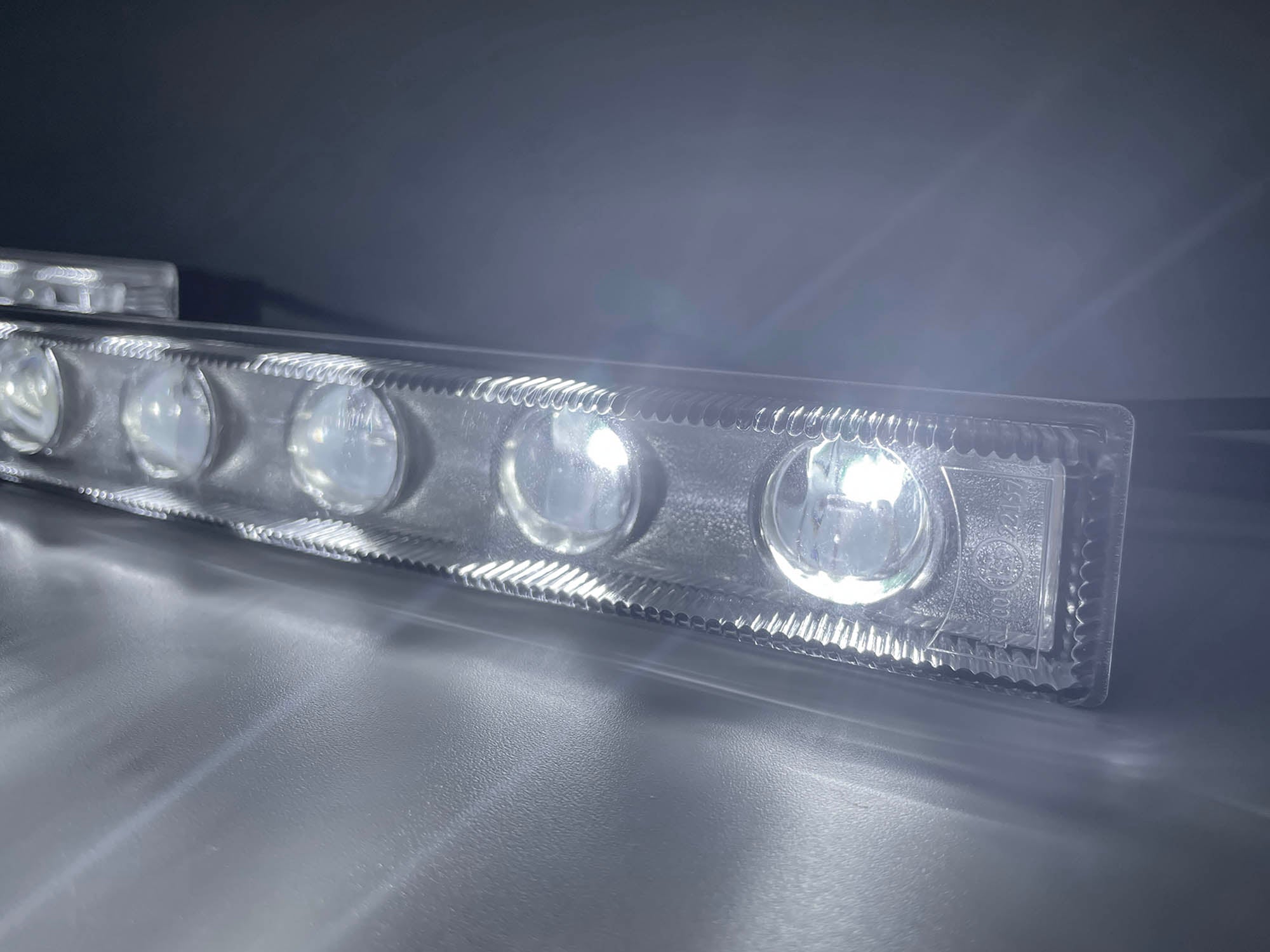 LED Scheinwefer Tagfahrlicht E Zeichen für Mercedes Benz G-Klasse W463 1990-2012